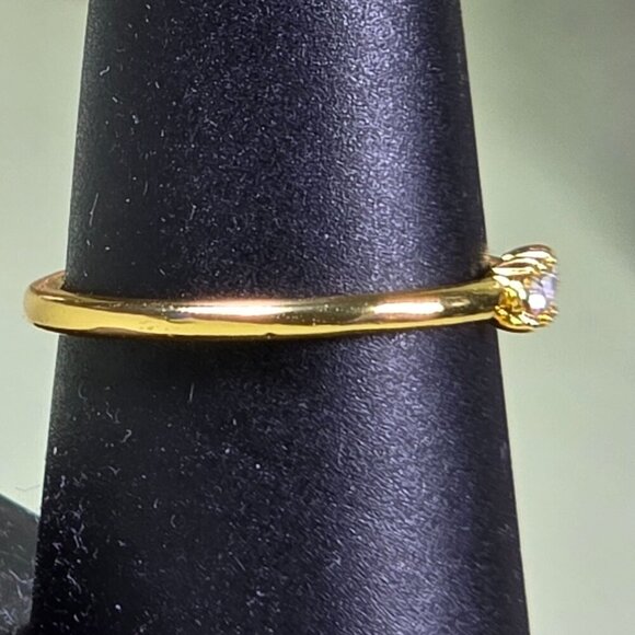 Golden Ring With Triple CZ Stones Size 8 (NWOT) - Picture 3 of 6